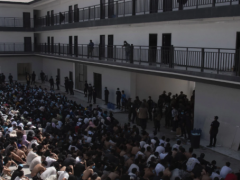 大规模打击行动导致数千名诈骗中心工作人员在缅甸等待遣返