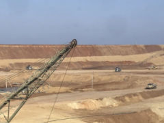 法国加入美国寻求获得乌克兰的矿产;说它正在谈判中