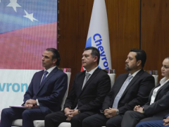 特朗普终止对美国石油出口许可，切断委内瑞拉政府的财务生命线