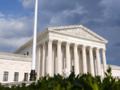 最高法院裁定司机败诉，倡导者称可能使民权索赔更加困难