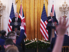 特朗普说他“尊重”泽连斯基，但没有说他是否会为“独裁者”的评论道歉