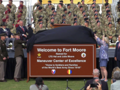 五角大楼将佐治亚州陆军基地更名为本宁堡，放弃了摩尔堡