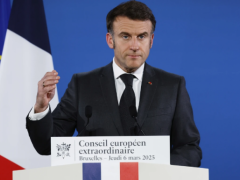 特朗普对北约的团结表示怀疑，尽管它在 9 月 11 日之后援助了美国