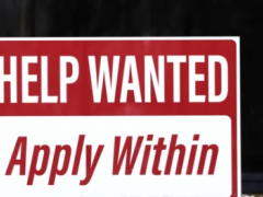 由于美国劳动力市场仍然坚挺，申请失业救济金的美国人数量下降