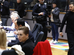 特朗普表示欧洲必须自生自灭后，欧盟领导人签署国防预算计划，乌克兰问题成焦点