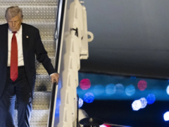 美国联邦法官阻止特朗普政府禁止跨性别者服兵役