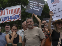 67,000 名南非白人对特朗普给予他们难民身份的计划表示了兴趣