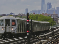 特朗普政府威胁要撤走纽约交通基金，质疑打击犯罪的努力