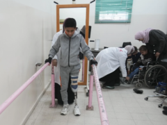 加沙的截肢儿童难以恢复，尤其是在以色列切断援助之后