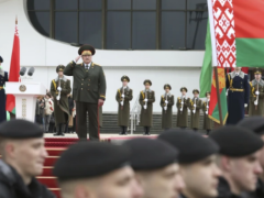 白俄罗斯威权主义领导人宣誓连任第七个任期，并告诉批评者“你没有未来”