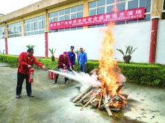 多场景消防演练 政企联动筑牢安全防线
