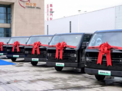 鑫源汽车批量交付顺丰定制 “小丰车” 共拓高效物流新局
