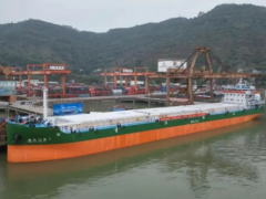 重庆首艘万吨级 LNG 江海直达船 “重轮江海 1” 号涪陵启航 开启绿色物流新征程